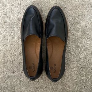 BRAND NEW!!! Black Susina leather loafers